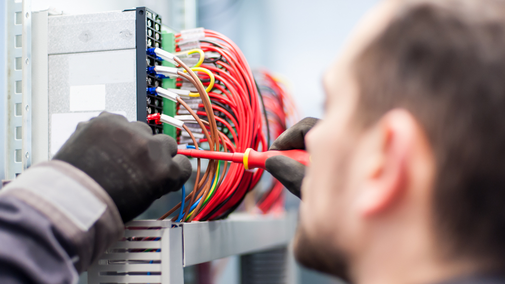 Cum se aleg cablurile din casa si ce au atat de special incat este nevoie de electricieni profesionisti?