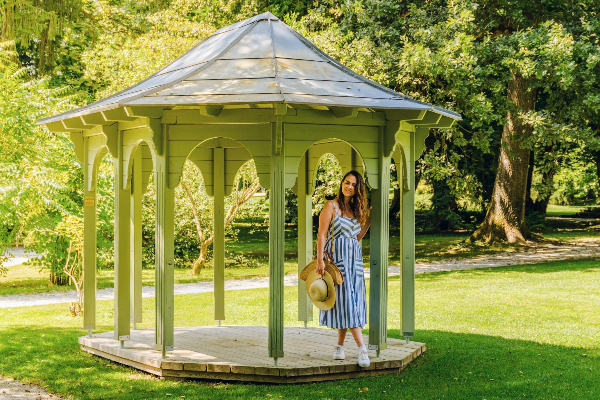 Caracteristicile si beneficiile unui pavilion de gradina