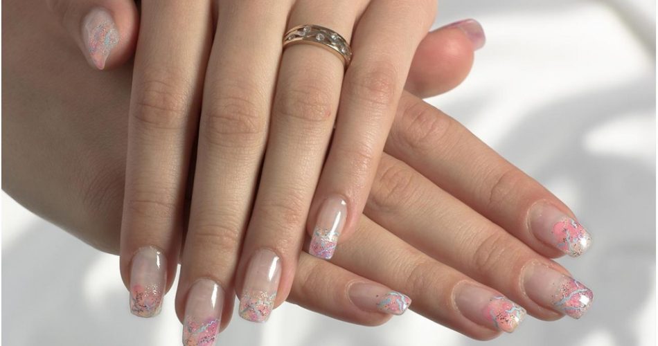 Geluri de unghii: Cel mai bun mod de a va pastra unghiile sanatoase si frumoase