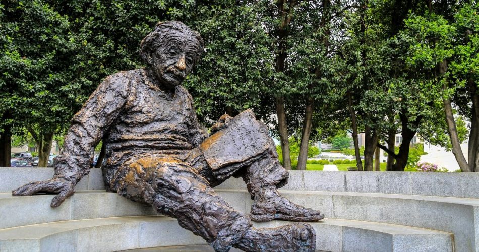 Scrisoarea de mult pierduta semnata de Albert Einstein vorbeste despre o legatura intre fizica si biologie, cu 7 decenii inainte de aparitia dovezilor