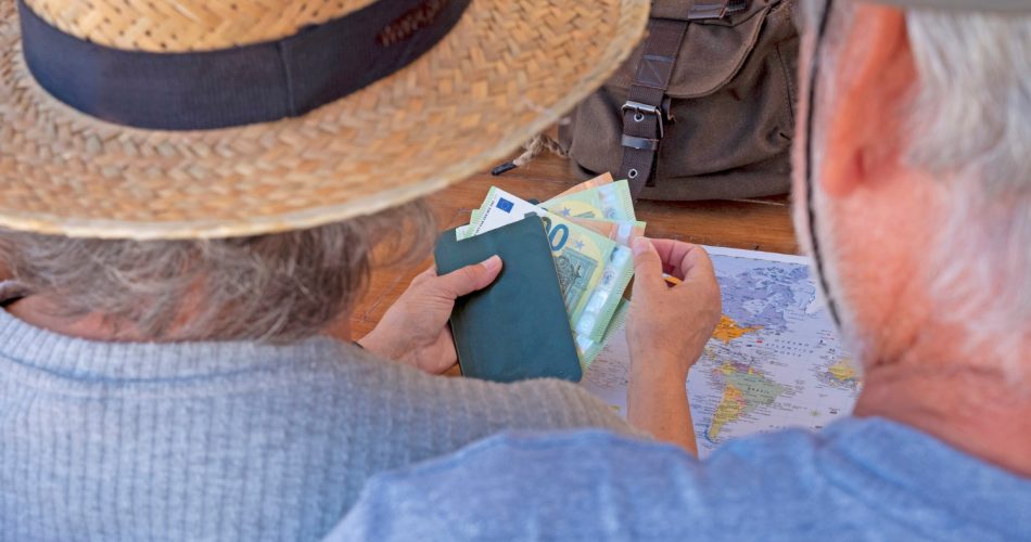 Cum poți călători mai ușor dacă ești pensionar?